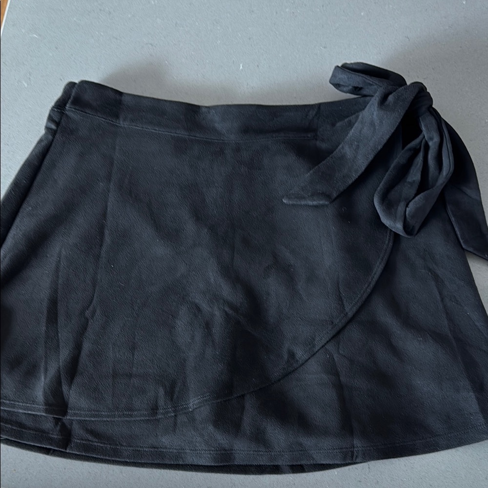 HALARA High-waisted Mini Wrap Skort